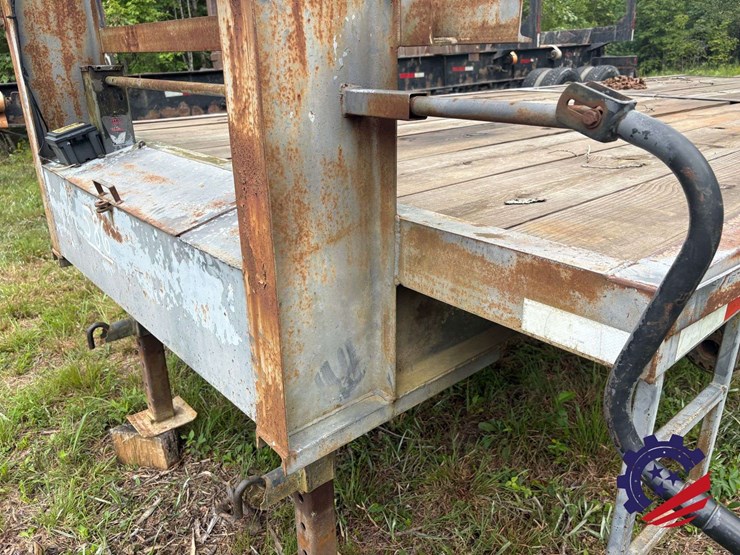 t/a-25’-gooseneck-trailer-image-11