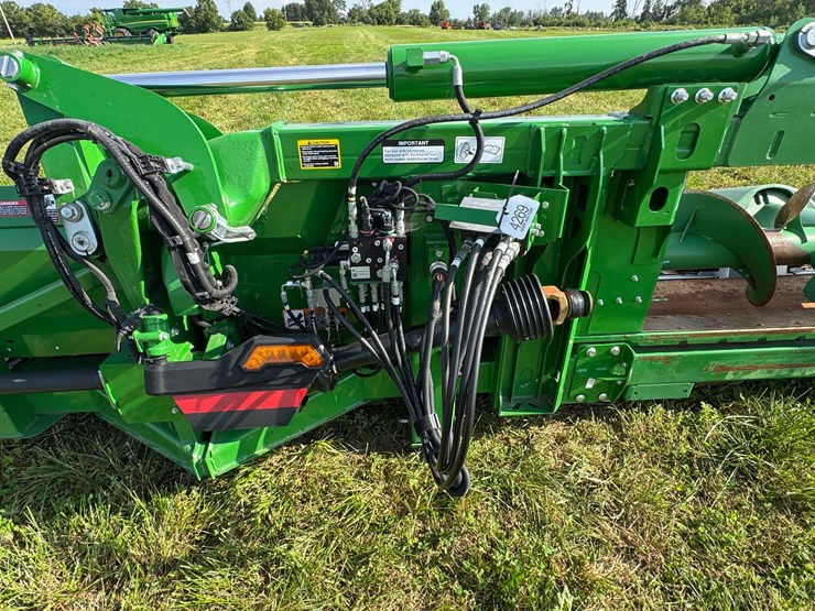 john-deere-c12f-image-18