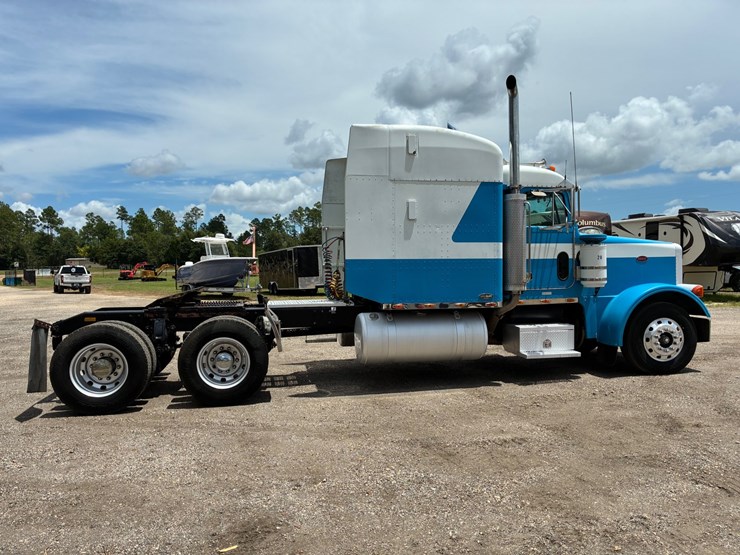 2000-peterbilt-378-image-4
