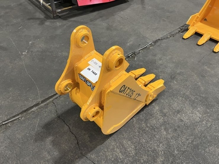 2026-caterpillar-305-image-2