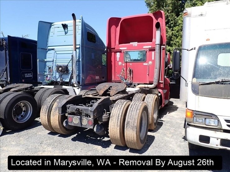 2010-kenworth-t660-image-16