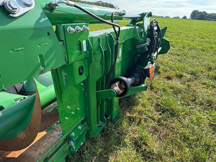 john-deere-c12f-image-24