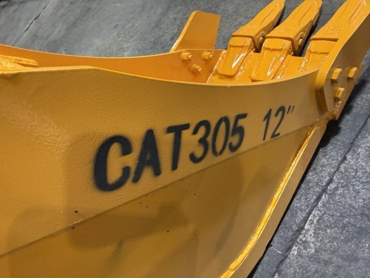 2026-caterpillar-305-image-5