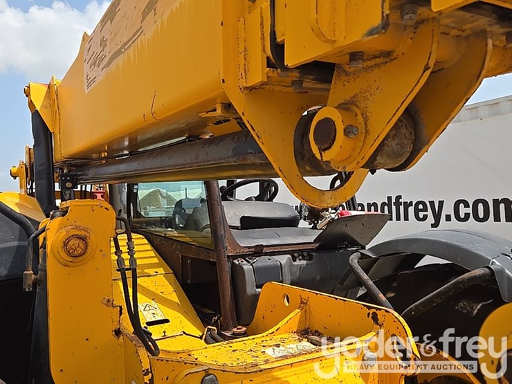 2017-jcb-510-56-image-28