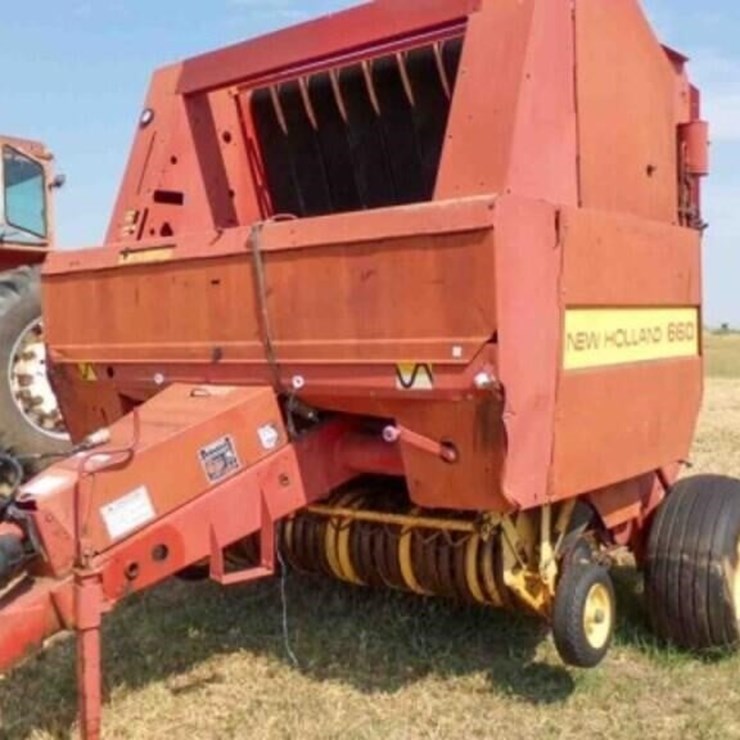 NEW HOLLAND 660