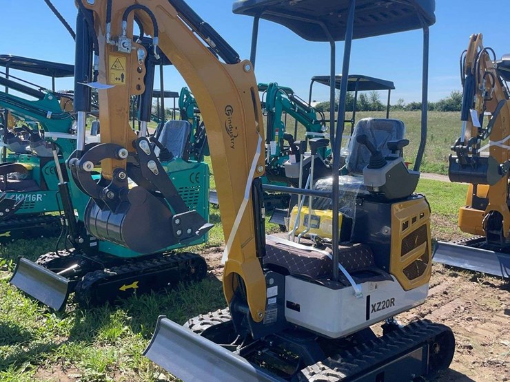xz20r-mini-excavator-image-1