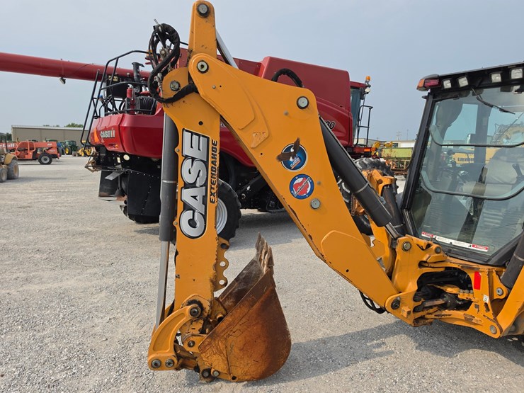 2015-case-580sn-image-21