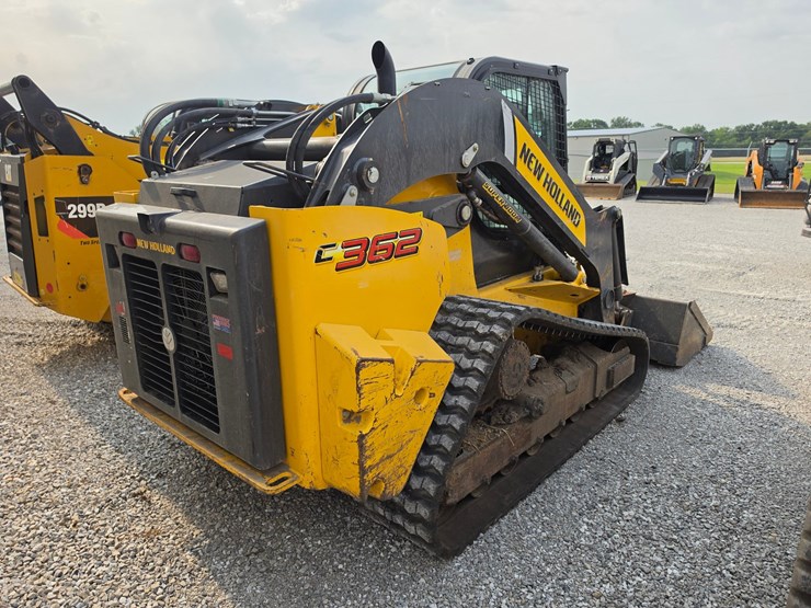 2021-new-holland-c362-image-23