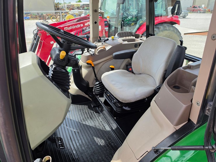 2016-john-deere-5100e-image-13