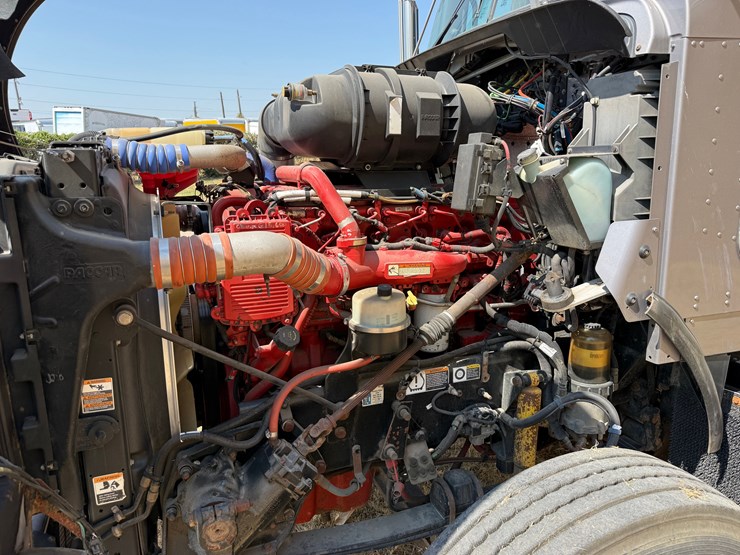 2013-kenworth-t800-image-17