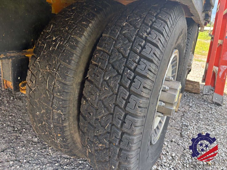 jobsite-fuel-tank-&-dual-t/a-storage-gooseneck-trailer-image-13