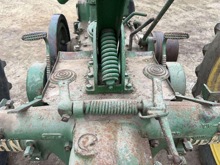 john-deere-model-b-image-35