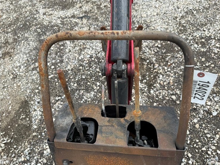 massey-ferguson-gc1710-image-7