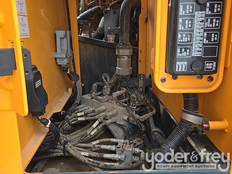 2021-hyundai-hx260l-image-36