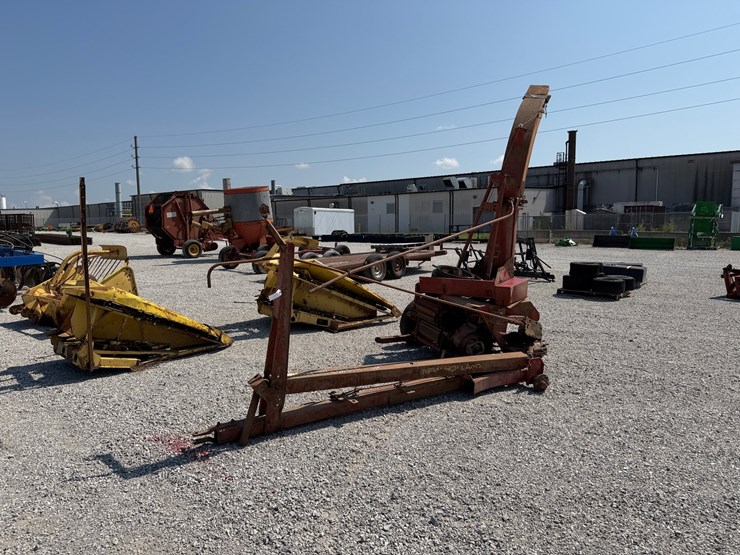 new-holland-717-image-1