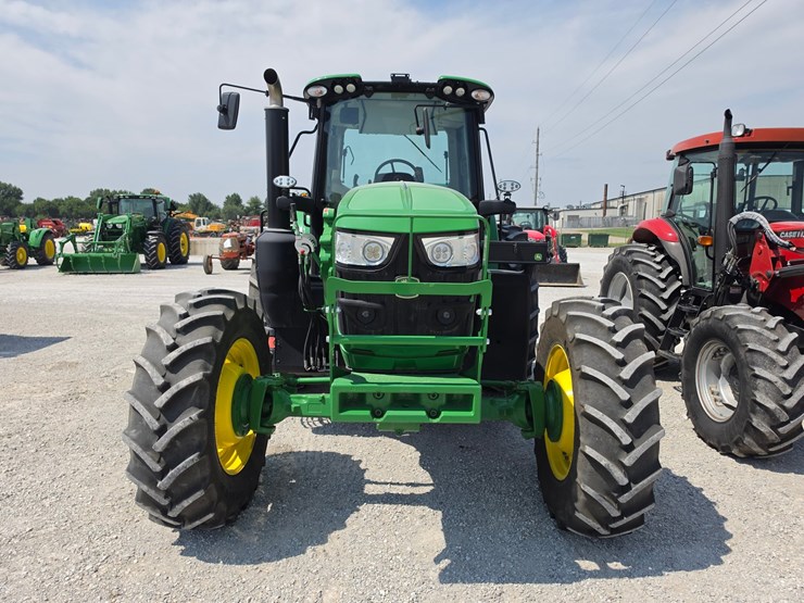 2023-john-deere-6155m-image-2