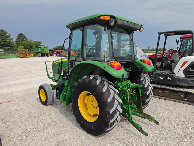 2016-john-deere-5085m-image-11