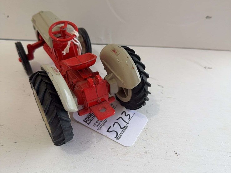 ertl-ford-toy-tractor,-die-cast-metal,-1/16-scale-image-3