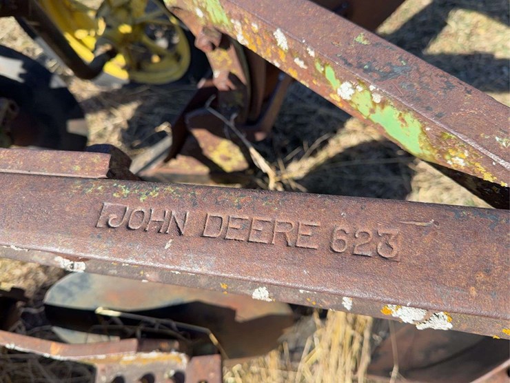 john-deere-pull-type-two-bottom-plow-image-24