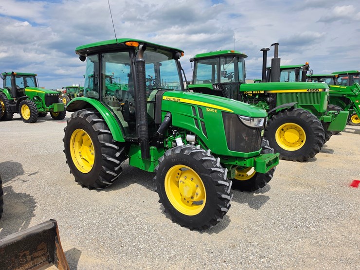 2016-john-deere-5100e-image-1