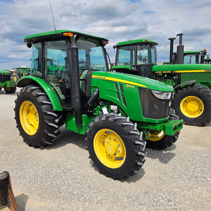 2016 JOHN DEERE 5100E