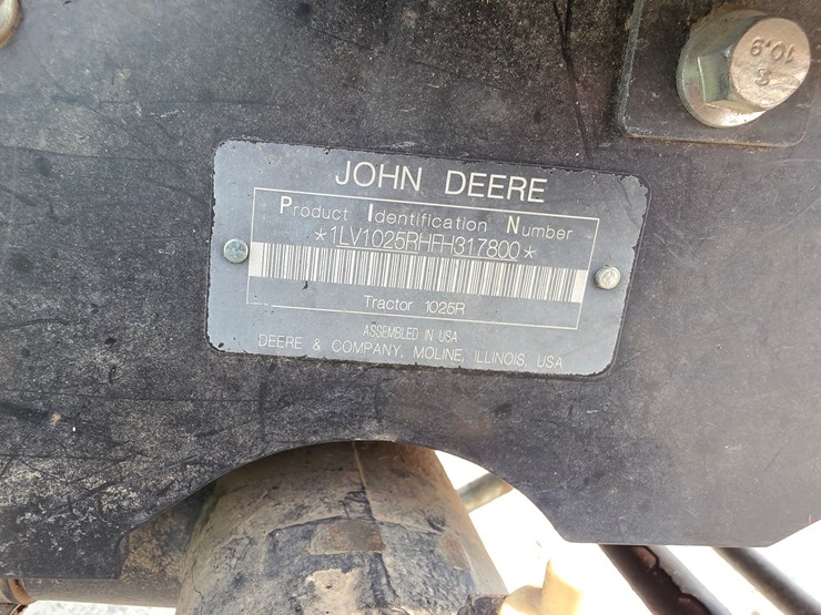 2015-john-deere-1025r-image-17