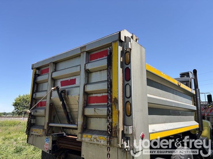 2012-kenworth-t400-image-36