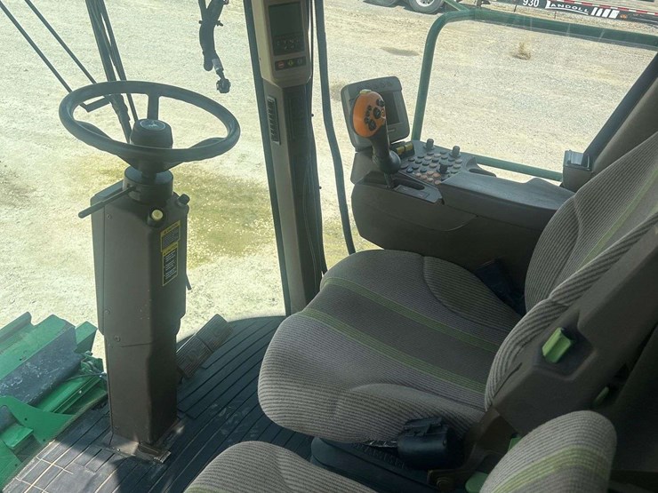 2011-john-deere-9770-sts-image-27