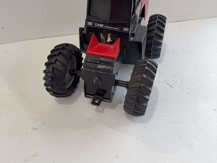 ertl-case-international-4994-toy-tractor,-die-cast-metal,-1/16-scale-image-4