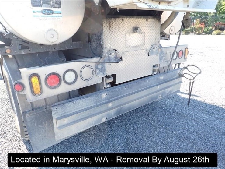 2016-freightliner-114sd-image-2