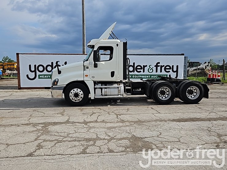 2019-freightliner-cascadia-125-image-2