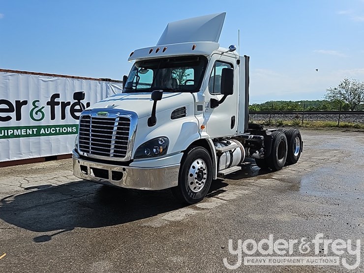 2017-freightliner-cascadia-113-image-1