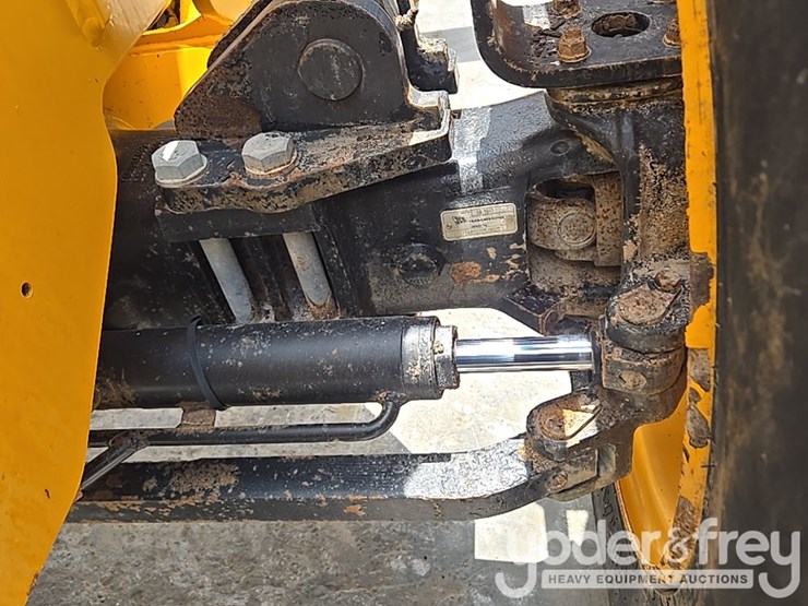 2017-jcb-510-56-image-32