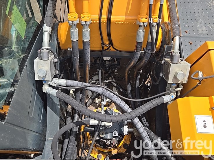 2021-hyundai-hx260l-image-30