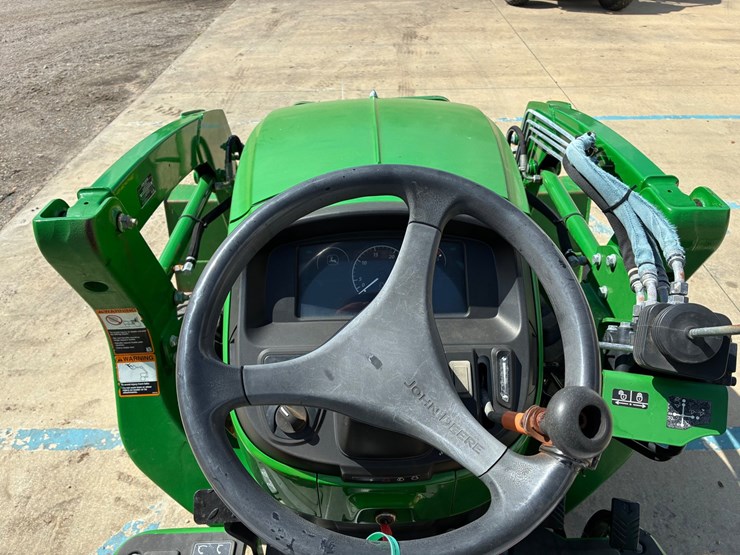 john-deere-3025e-image-11
