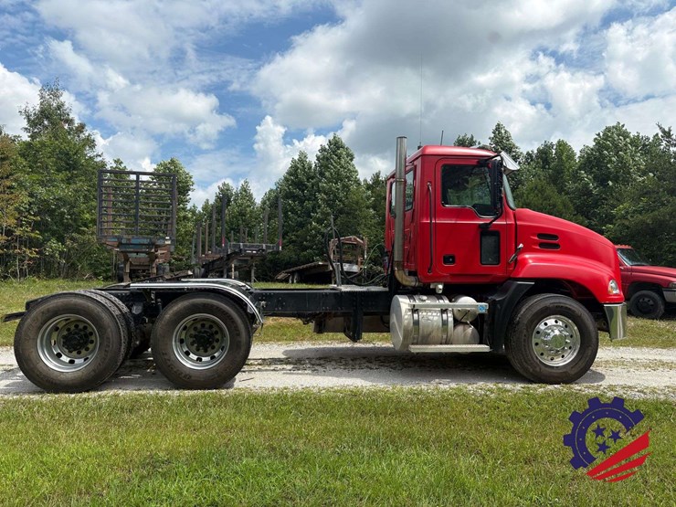 2006-mack-cxn613-t/a-truck-tractor-image-8