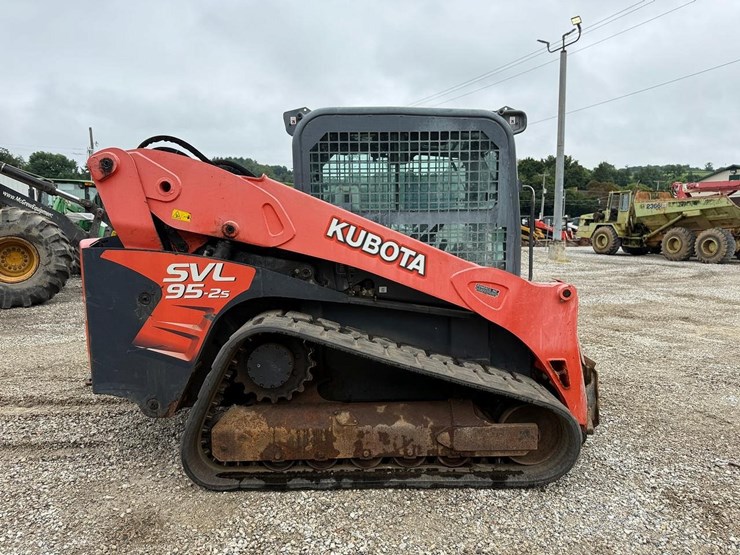 2017-kubota-svl95-2s-image-5