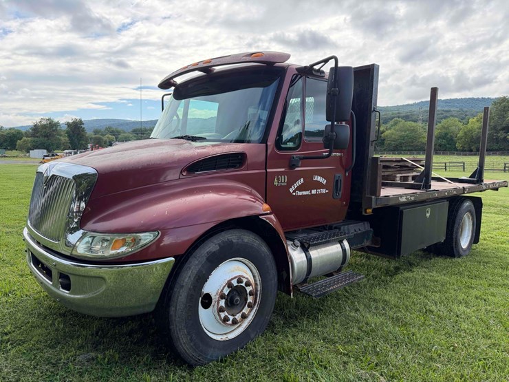2005-international-durastar-4300-image-1