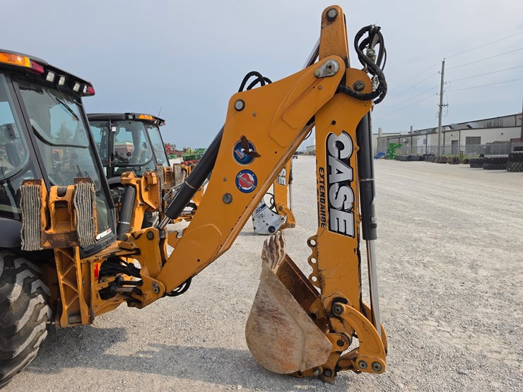 2015-case-580sn-image-16
