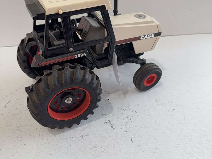 ertl-j.i.-case-1984-limited-edition-case-2594-toy-tractor,-die-cast-metal,-1/16-scale-image-3
