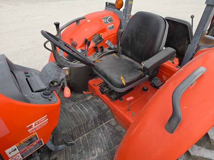 2006-kubota-m8540d-image-9