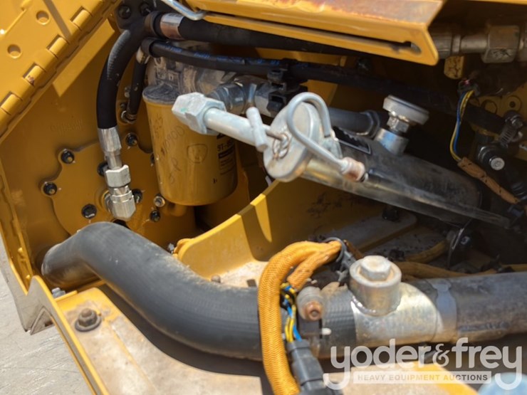 2018-caterpillar-d6n-lgp-image-35