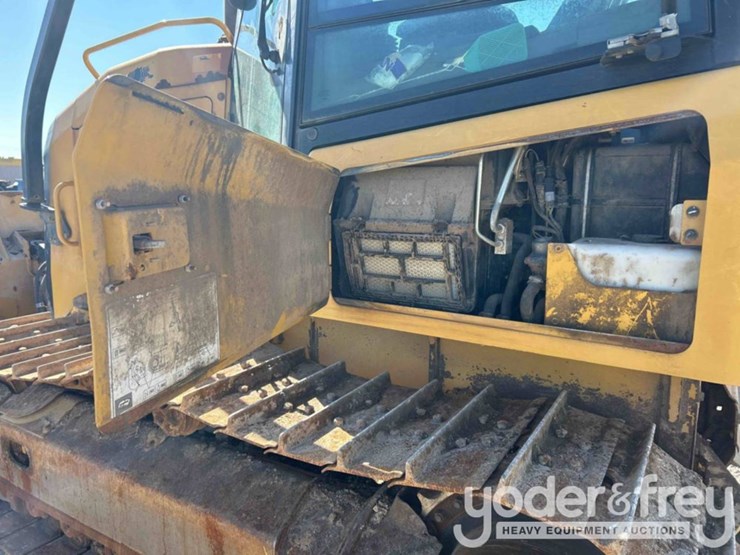 2017-caterpillar-d5k2-xl-image-18