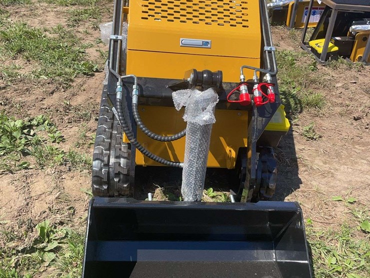 agt-mini-skid-steer-loader-image-4