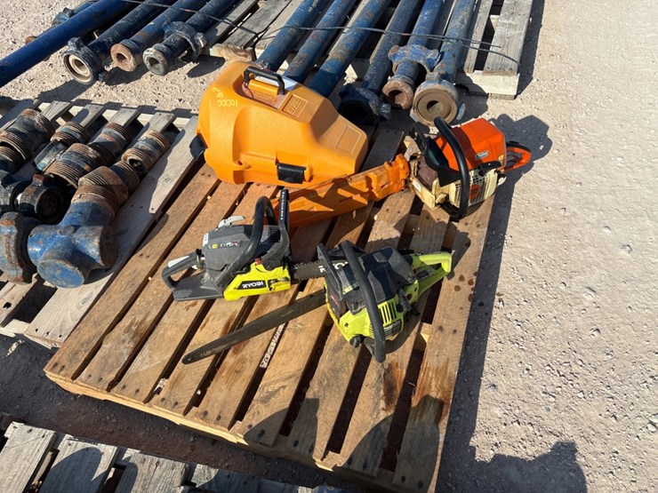(3)-gas-powered-chainsaws-image-2