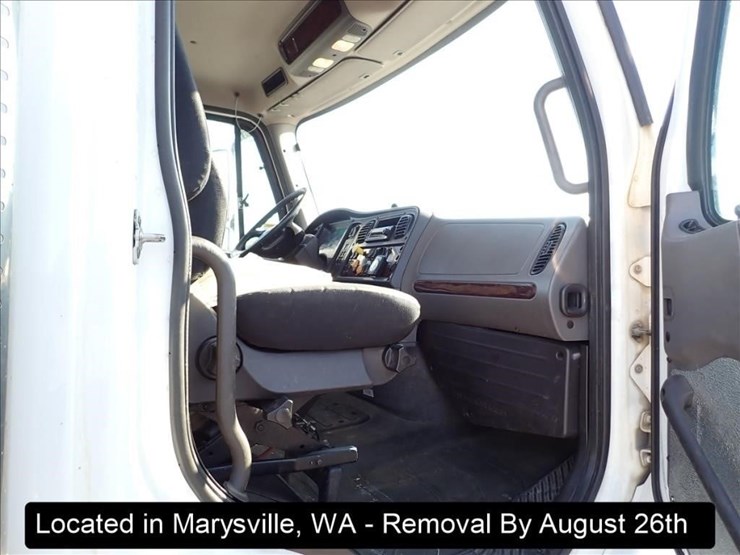 2016-freightliner-114sd-image-31