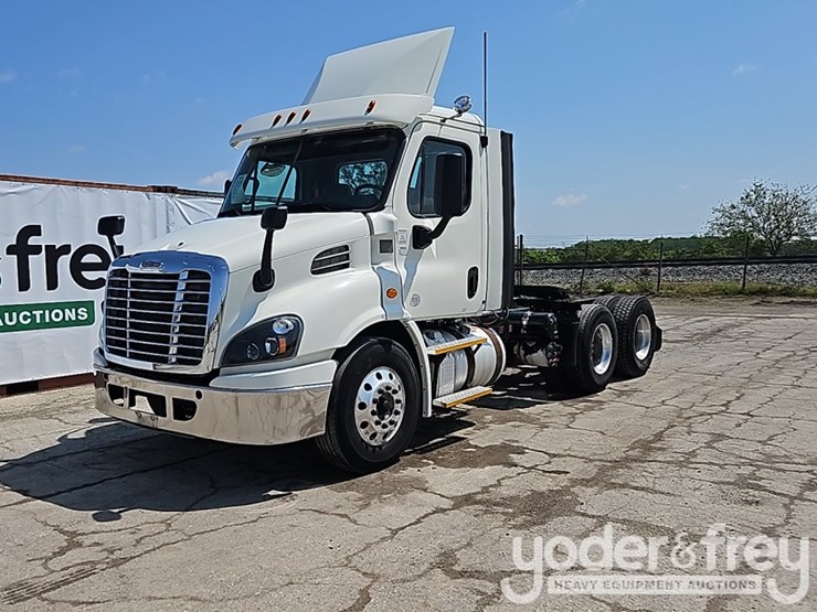 2017-freightliner-cascadia-113-image-1