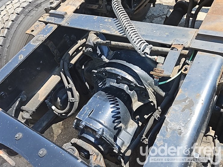 2019-freightliner-cascadia-125-image-13