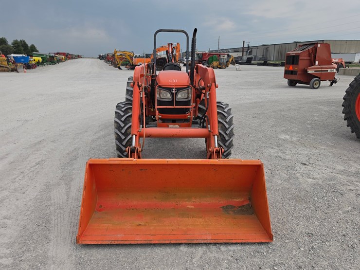 2006-kubota-m8540d-image-2