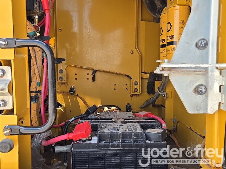 2017-caterpillar-336fl-image-31